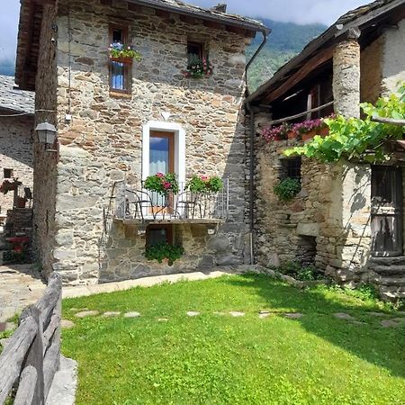 Bed & Breakfast La Crotta Pont-Saint-Martin Buitenkant foto