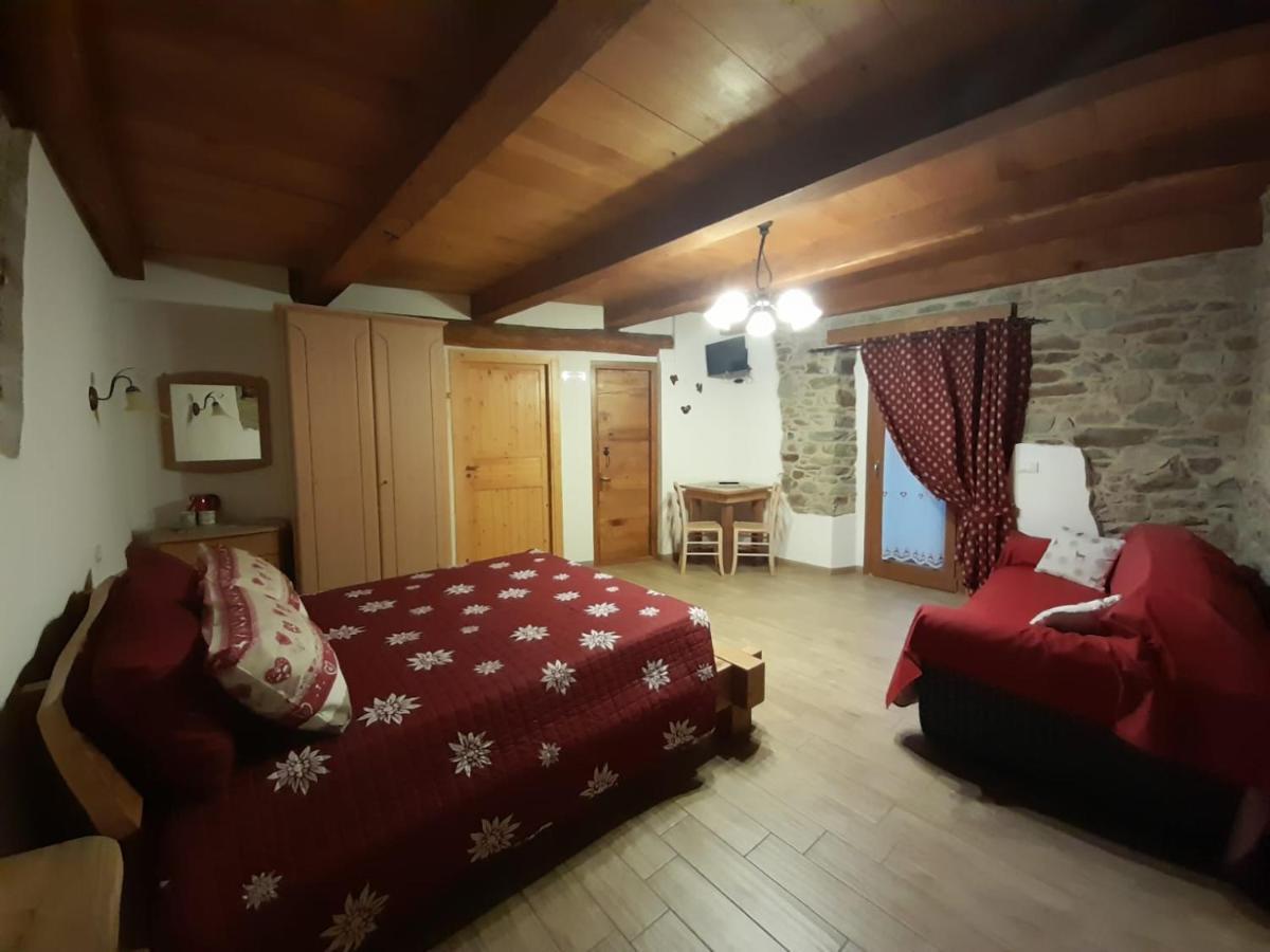 Bed & Breakfast La Crotta Pont-Saint-Martin Buitenkant foto