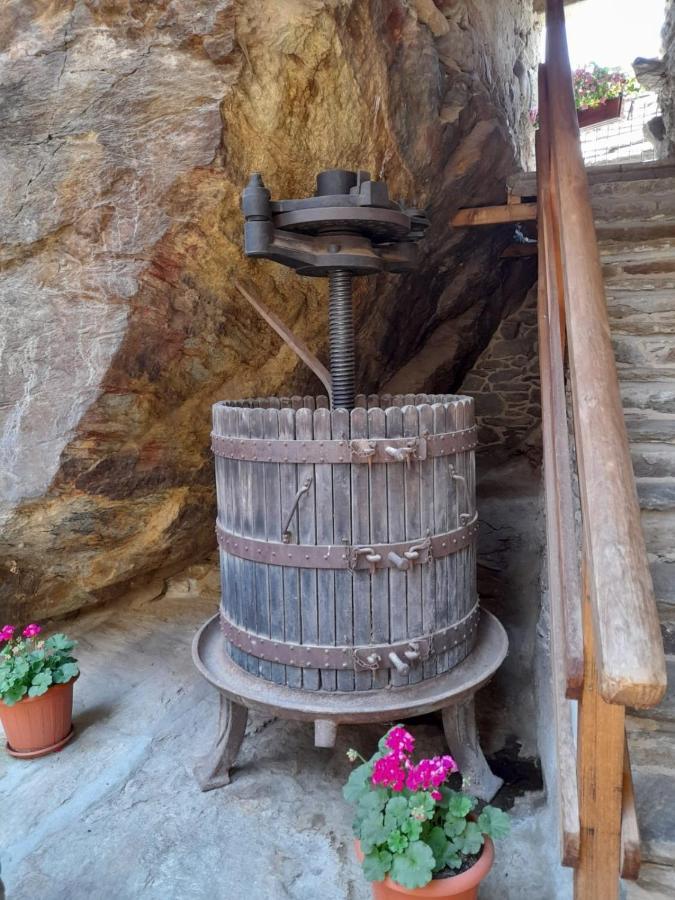 Bed & Breakfast La Crotta Pont-Saint-Martin Buitenkant foto